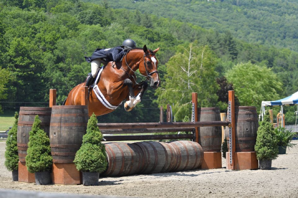 Morgan Ward Claims $5,000 Hunter Derby Victory at Vermont Summer ...