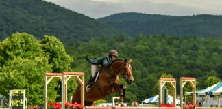 Jennifer Ritucci Rides to Meaningful Hunter Derby Win at Vermont Summer Festival