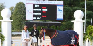 Samantha Takacs and Grace Debney Earn Green Hunter Tricolors at 2018 USEF Pony Finals