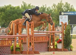 Nada Wise and Mindy Coretz Claim Hunter Derby Victories at Pin Oak Charity Horse Show