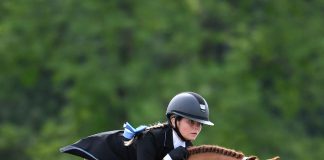 Reagan Jarrett and Hopscotch Skip to Victory in The $1,500 USHJA Pony Hunter Derby