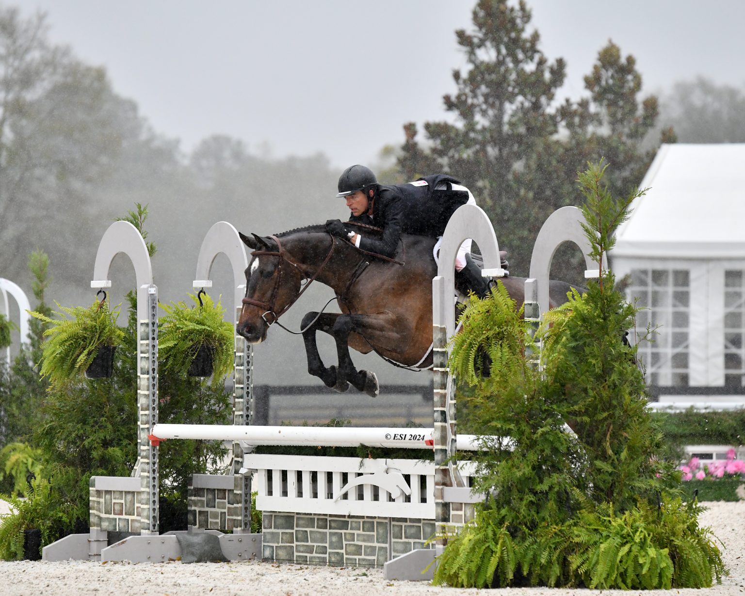Morgan Ward and Comissario Guide the Way in $5,000 SmartPak USHJA ...