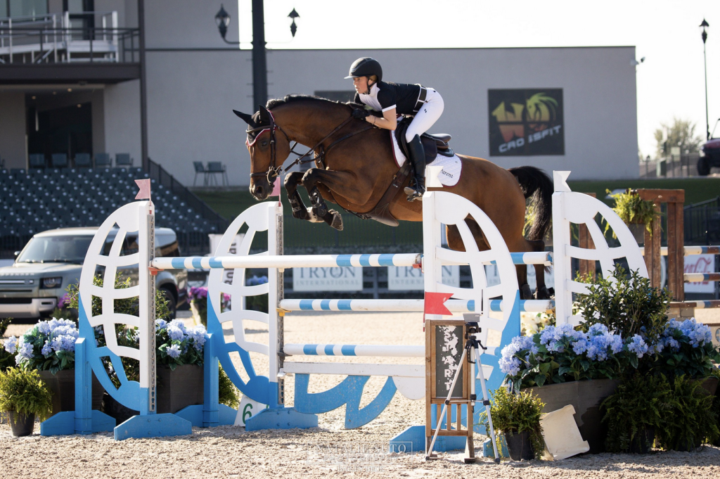 Dicoblue PS and Victoria Colvin Shine in $15,000 USHJA International ...