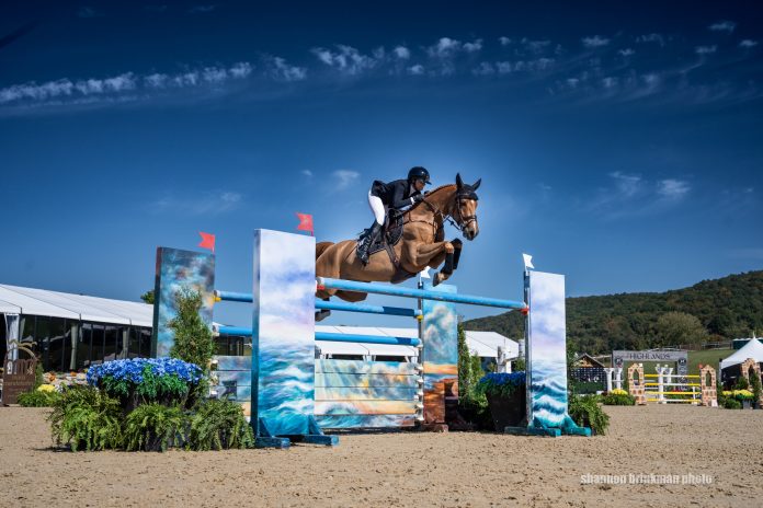Let’s Fly and Erynn Ballard Win Silo Ridge Masters 3* Jumper Classic Let’s Fly and Erynn Ballard Win Silo Ridge Masters 3* Jumper Classic